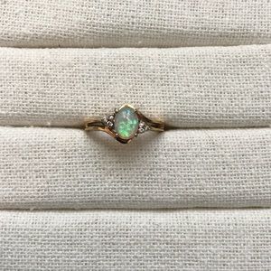 Vintage Gold Ring with Opal and Clear Stones